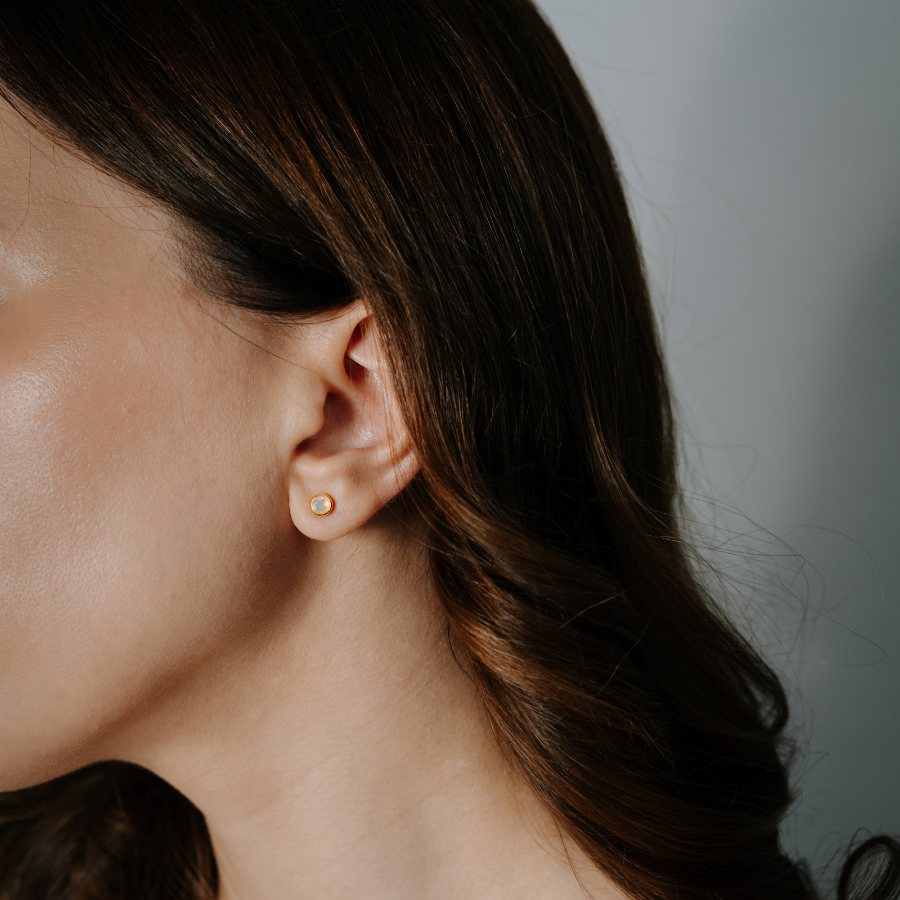 Stříbrné náušnice Birthstone Golden October - Opál - Indira