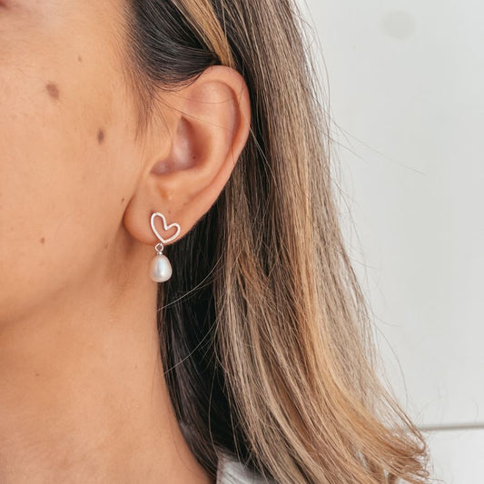 Stříbrné náušnice Lydia - Přírodní perly - Indira