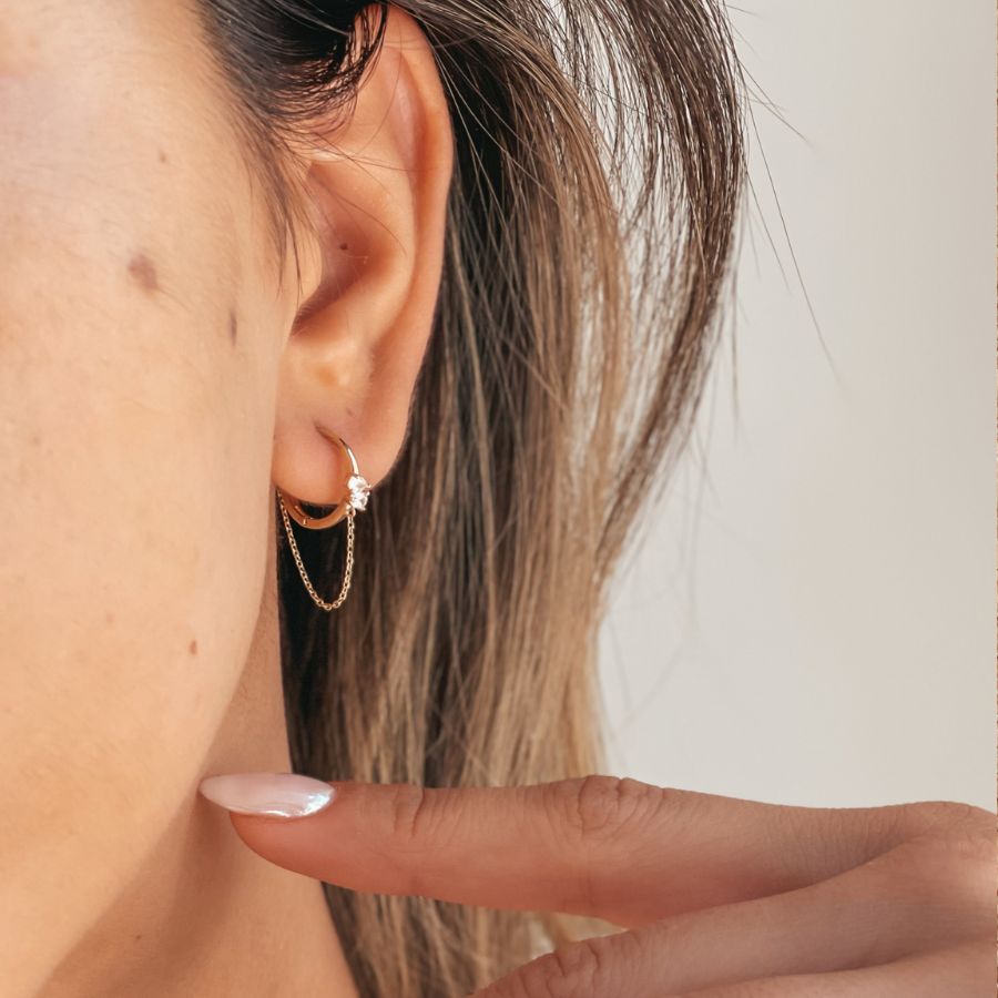 Zlaté náušnice Chained Hoops - Zirkon - Indira