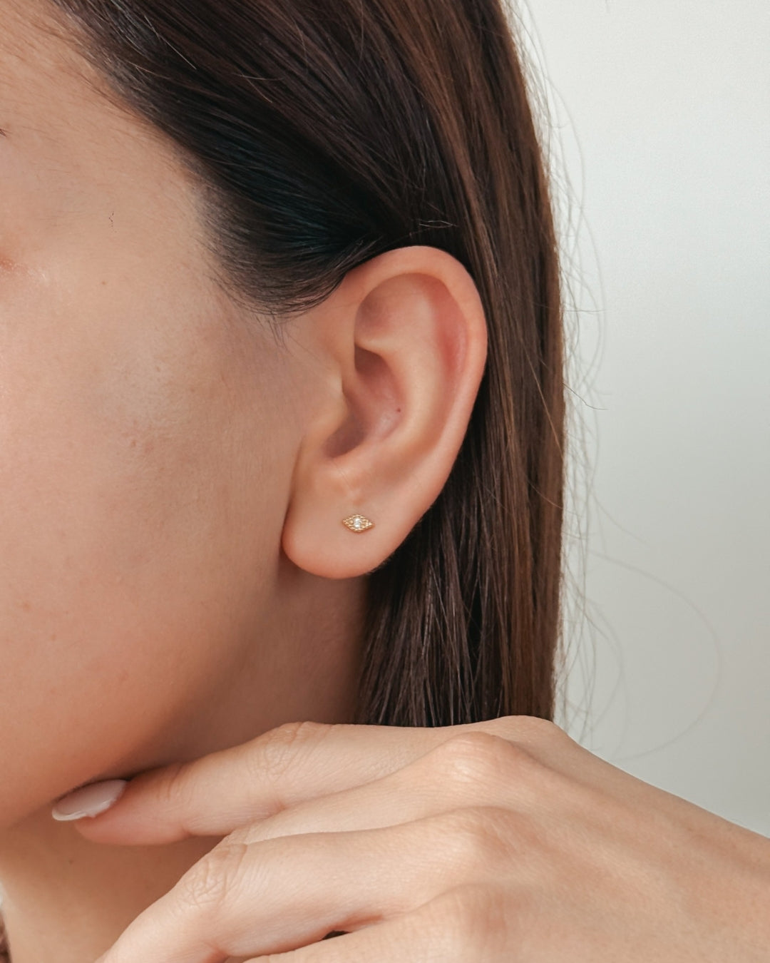 Žlutozlaté piercingové náušnice labret Gold Eye - Zirkon - Indira