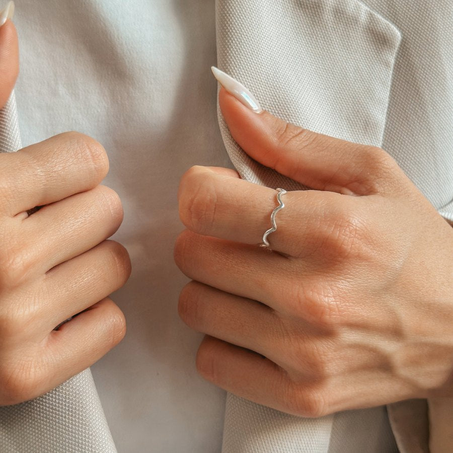Stříbrný prsten Curl - Indira