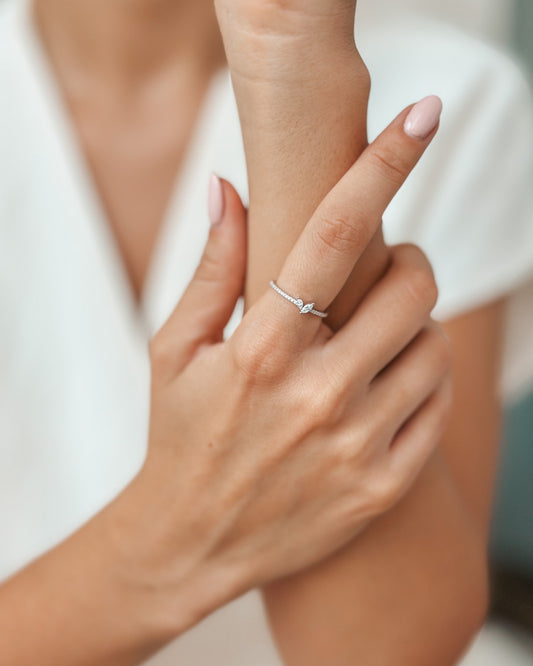 Inel din aur alb Yuna – Diamante - Indira