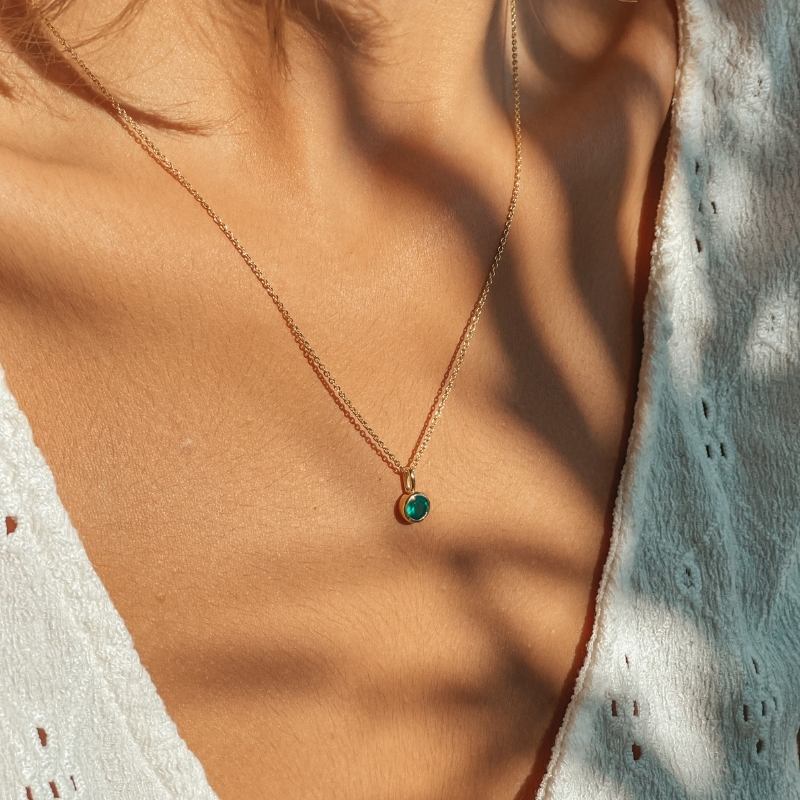 Stříbrný náhrdelník Birthstone Golden May - Zelený Onyx - Indira