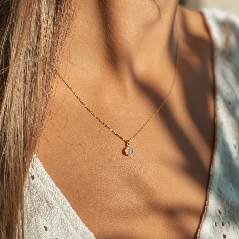 Stříbrný náhrdelník Birthstone Golden October - Opál - Indira