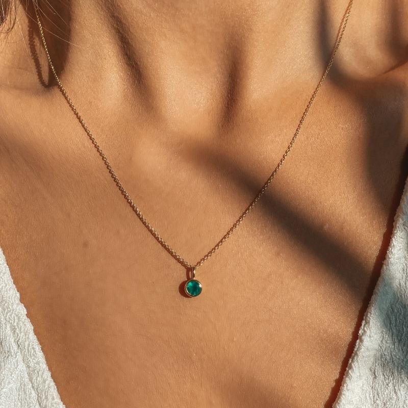 Stříbrný náhrdelník Birthstone Golden May - Zelený Onyx - Indira