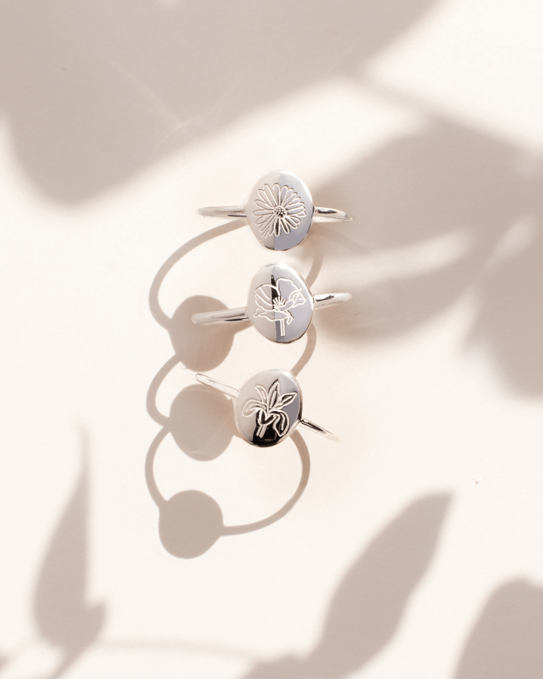 Stříbrný prsten Birth Flower - April Daisy - Indira