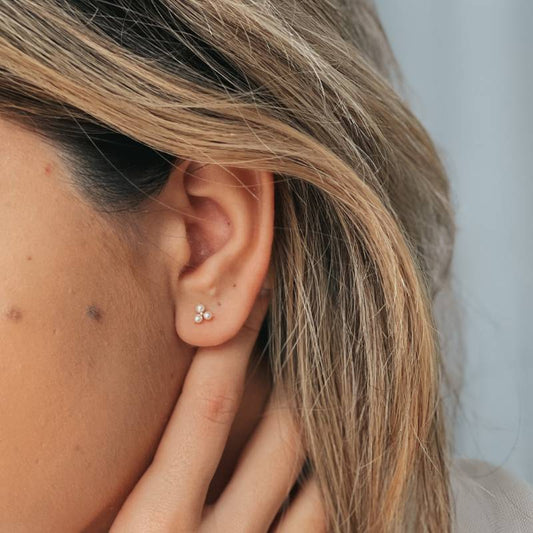 Zlaté náušnice Pointe - Přírodní perly - Indira