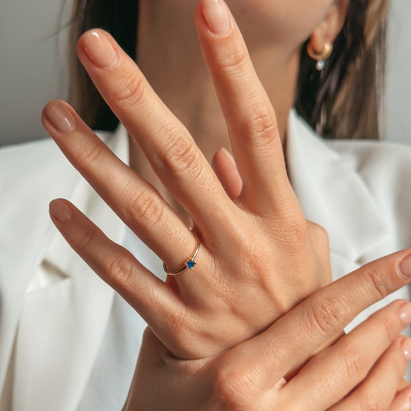 Stříbrný prsten Birthstone Golden Září - Safír - Indira