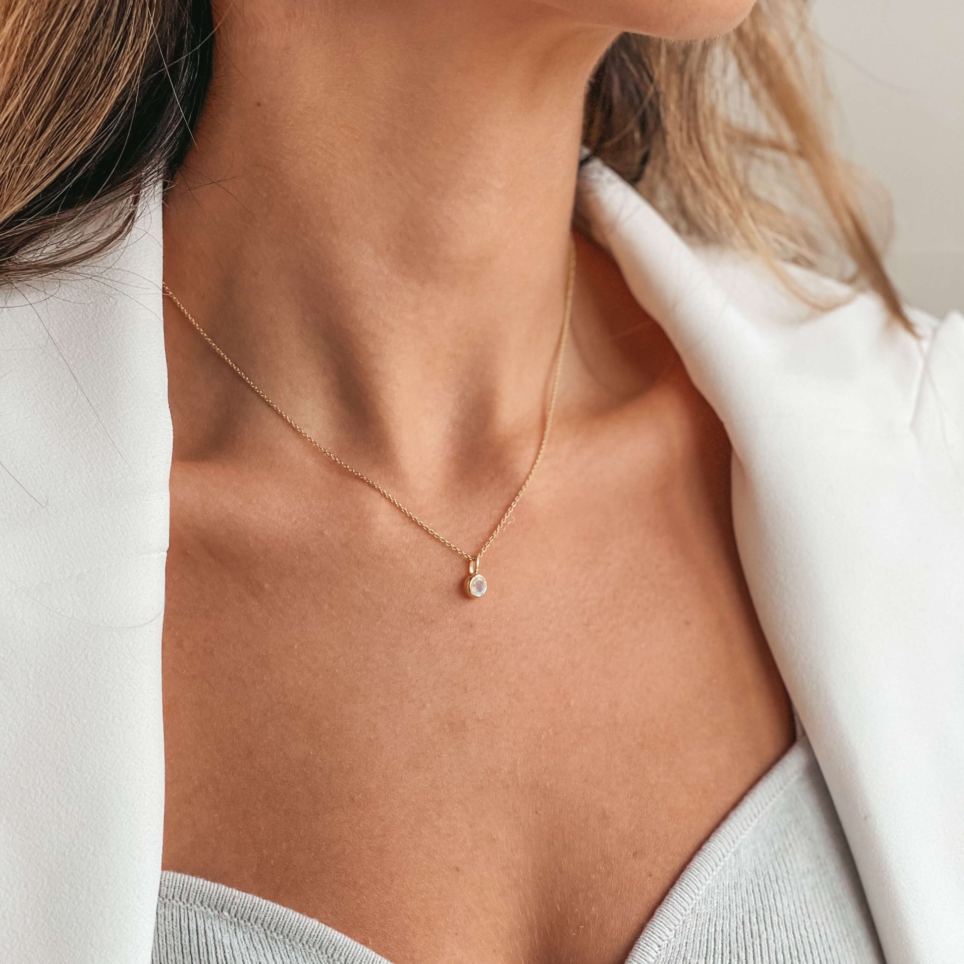 Stříbrný náhrdelník Birthstone Golden June - Měsíční kámen - Indira