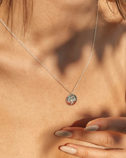 Stříbrný náhrdelník Birth Flower Silver - Srpen Poppy - Indira