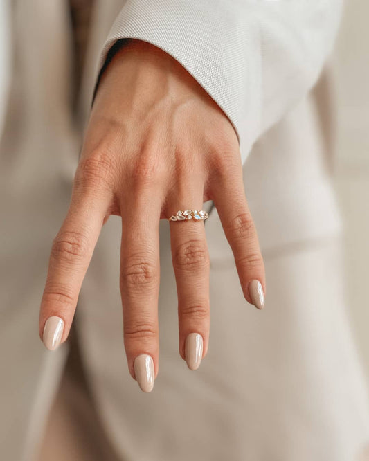 Stříbrný prsten Golden Verdure - Měsíční kámen - Indira