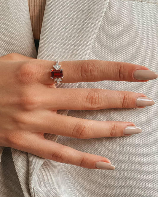 Stříbrný prsten Faerie - Granát - Indira