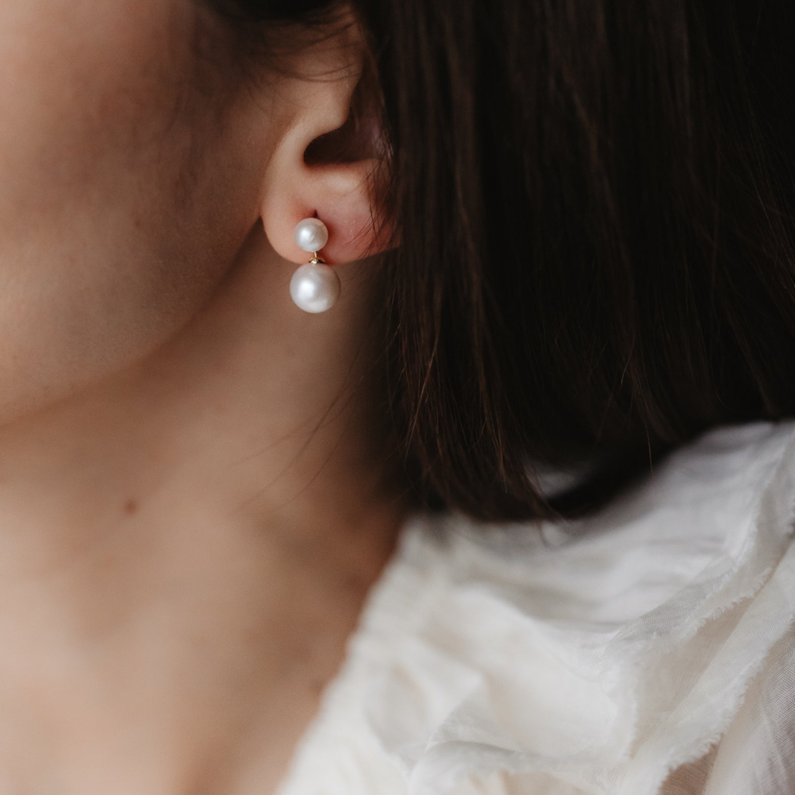 Stříbrné náušnice Golden Elara - Přírodní perly - Indira