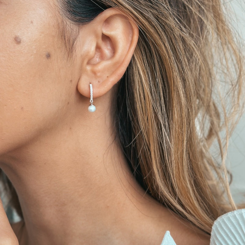 Stříbrné náušnice Kalya - Přírodní perly, Zirkony - Indira