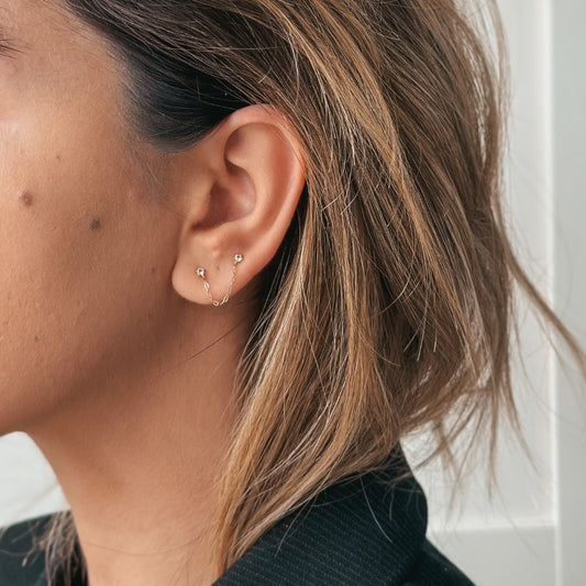 Zlaté náušnice Chained Stones - Indira