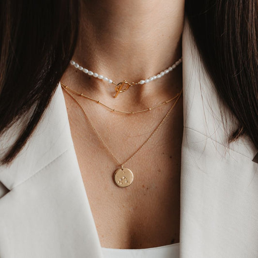 Stříbrný náhrdelník Locked Golden - Přírodní perly - Indira