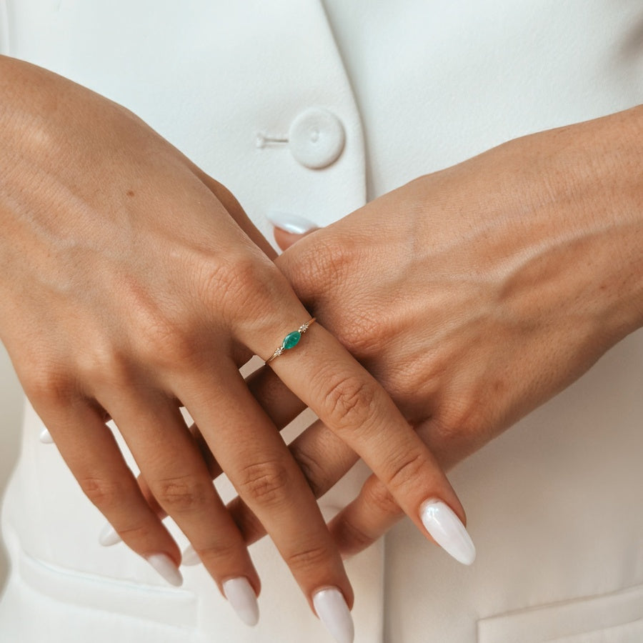 Inel din aur Camile - Smarald și Diamante - Indira