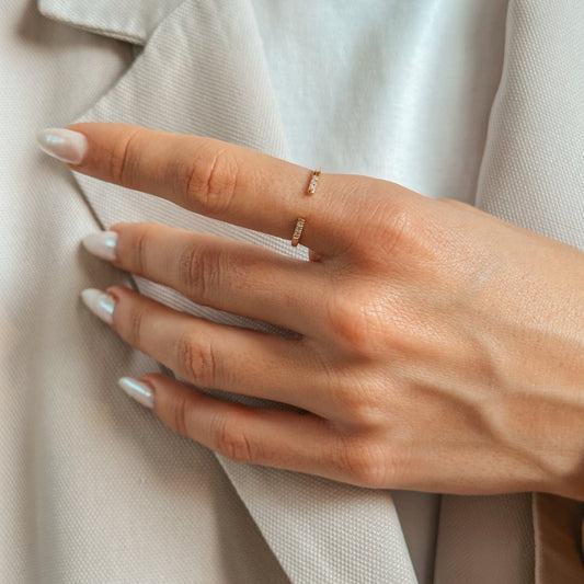 Stříbrný prsten Golden Open Ring - Zirkon - Indira