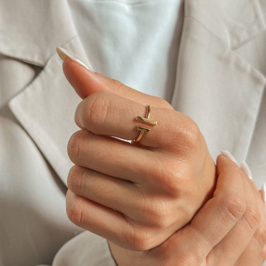 Stříbrný prsten Golden Parallel Bar - Indira