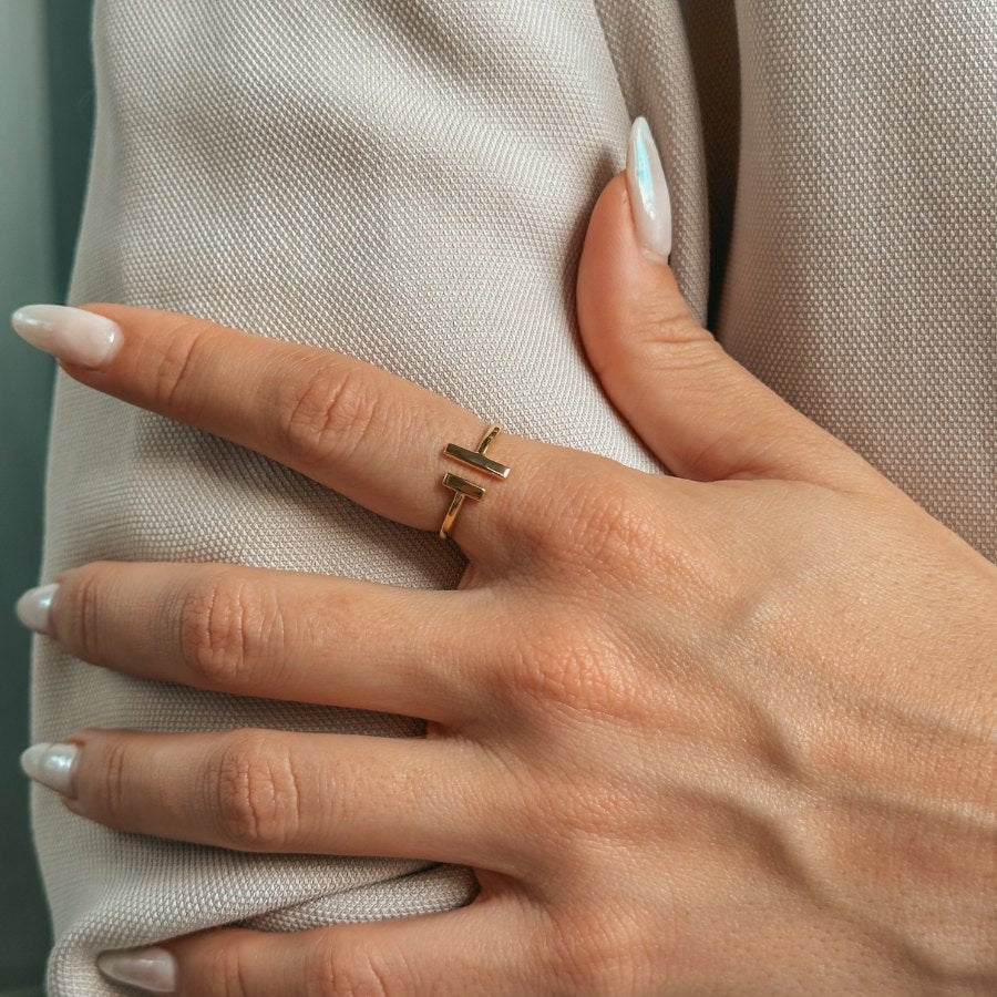 Stříbrný prsten Golden Parallel Bar - Indira