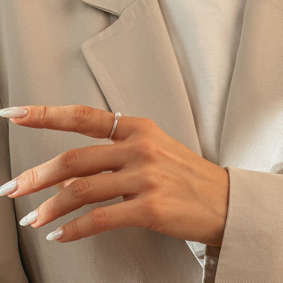 Stříbrný prsten Pearl Solitaire - Indira