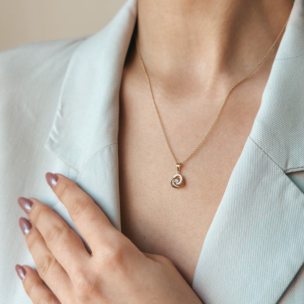 Zlatý přívěsek Eternal Knot