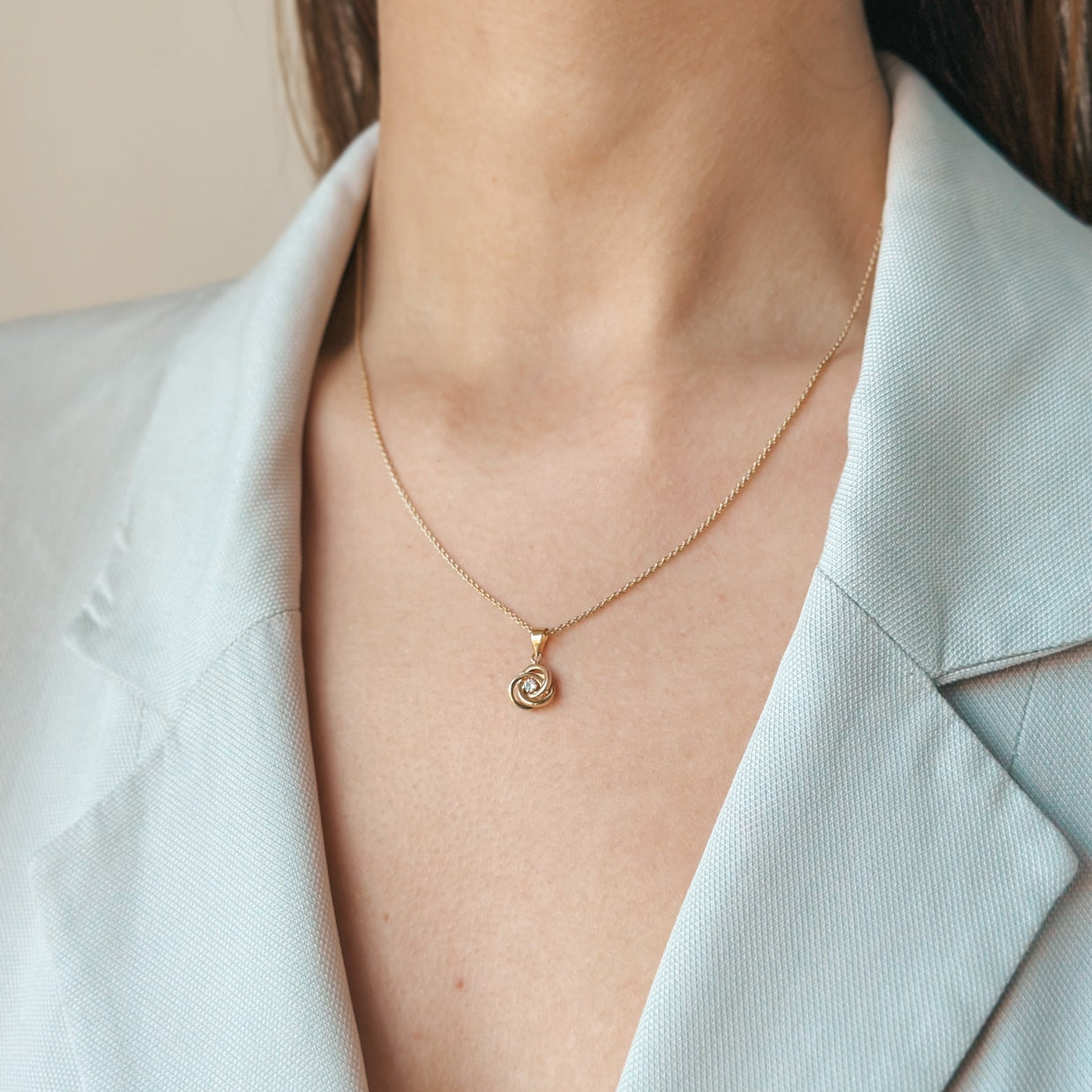 Zlatý přívěsek Eternal Knot