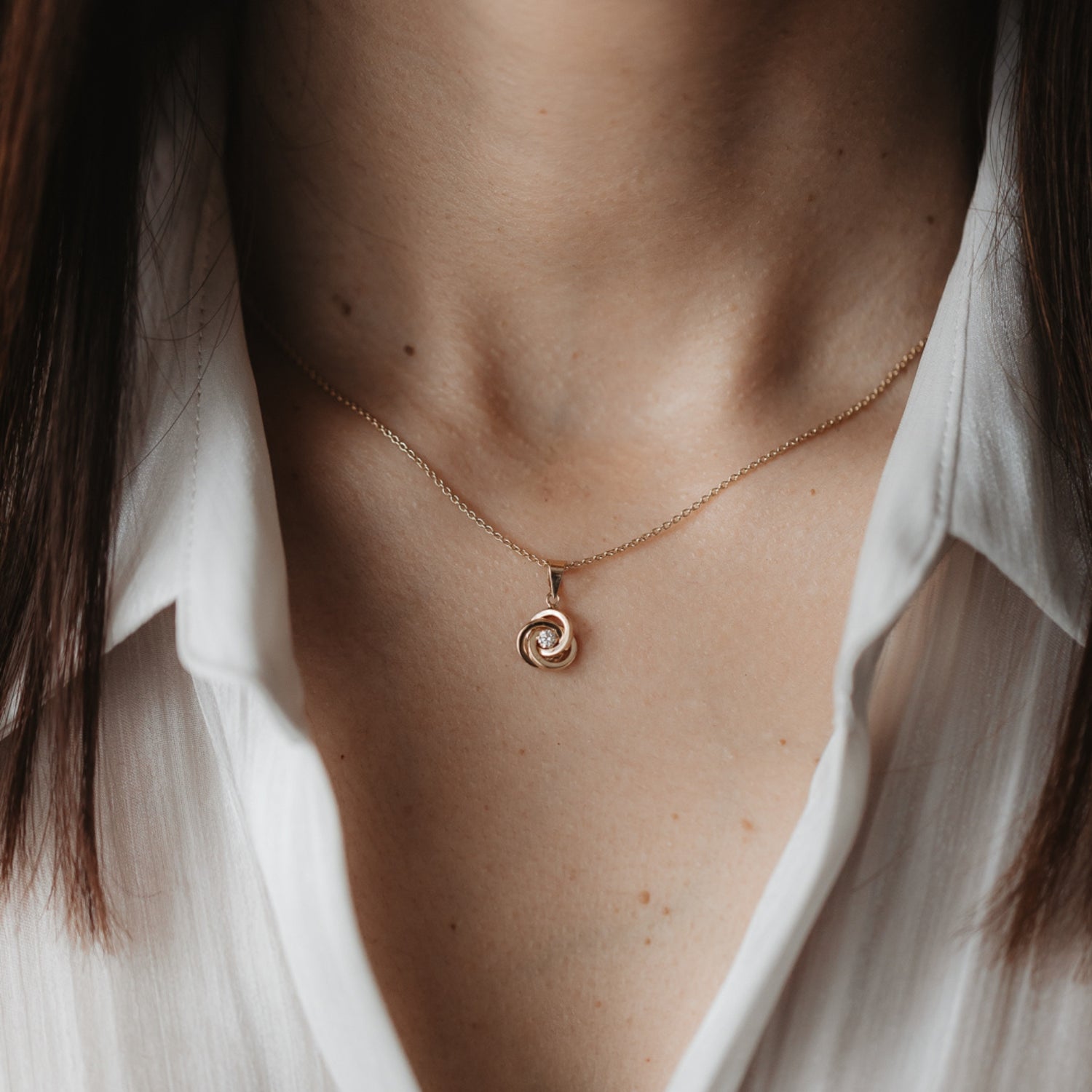 Zlatý přívěsek Eternal Knot