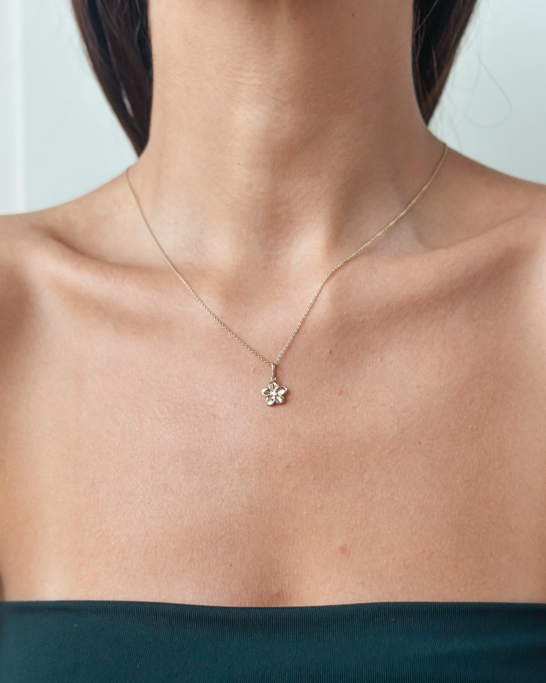 Přívěsek ze žlutého zlata Wildflower – Zirkon - Indira