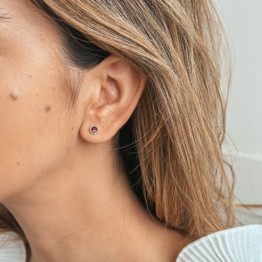 Stříbrné náušnice Birthstone Červenec - Rubin - Indira