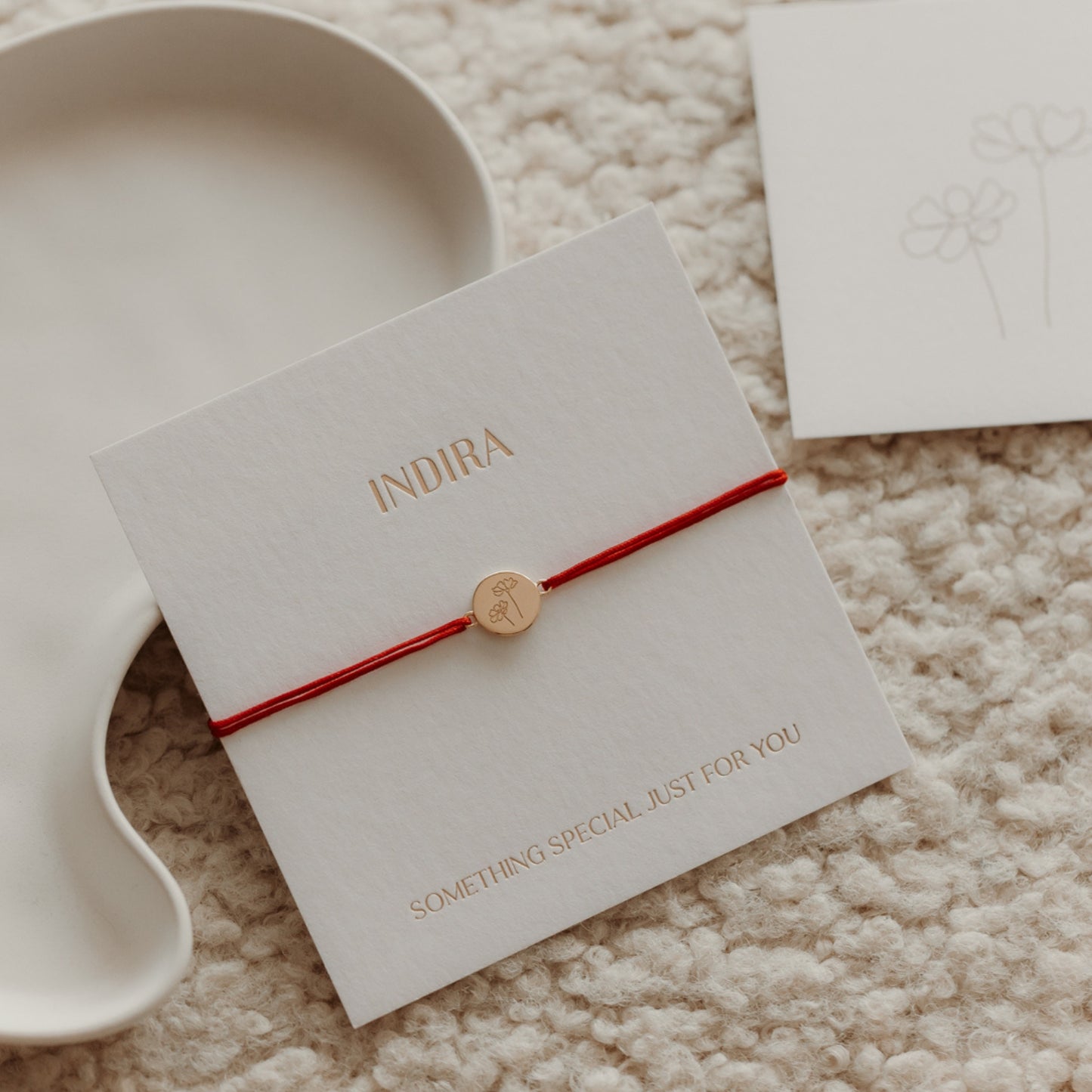 Stříbrný náramek se šňůrkou Birth Flower – říjnový kosmos