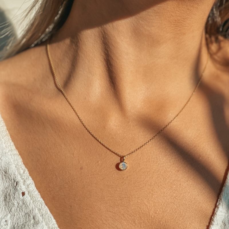 Stříbrný náhrdelník Birthstone Golden October - Opál - Indira