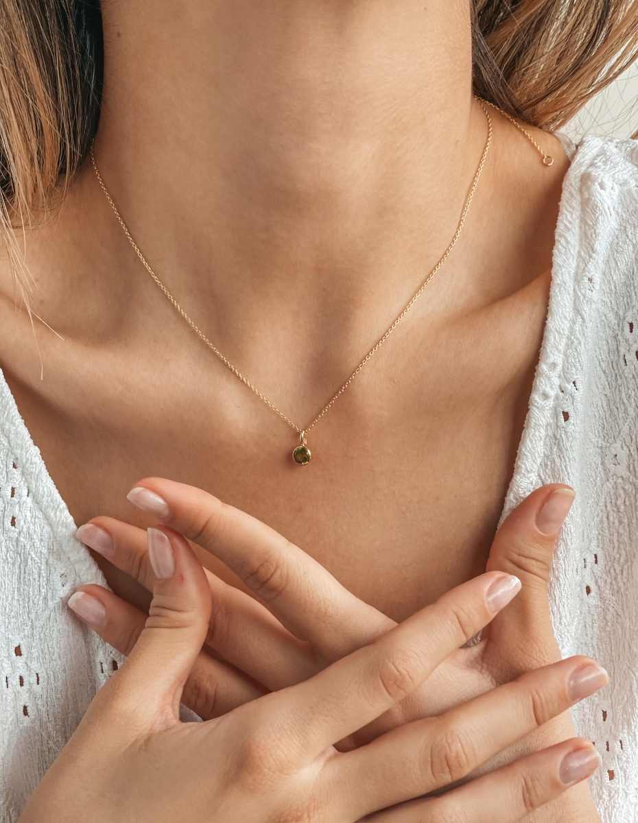 Stříbrný náhrdelník Birthstone Golden August - Peridot - Indira