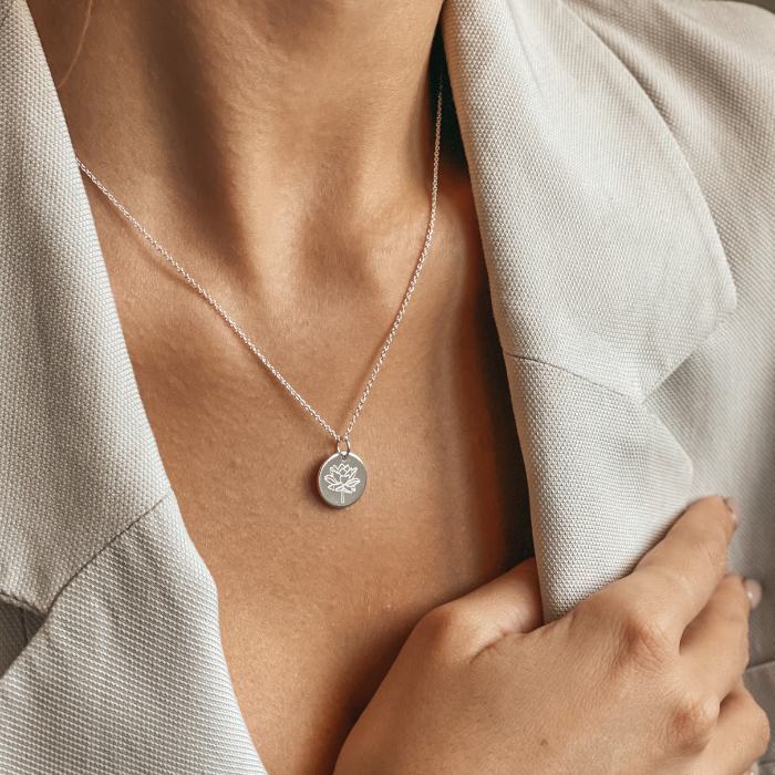 Stříbrný náhrdelník Birth Flower Silver - Červencový Lotus - Indira
