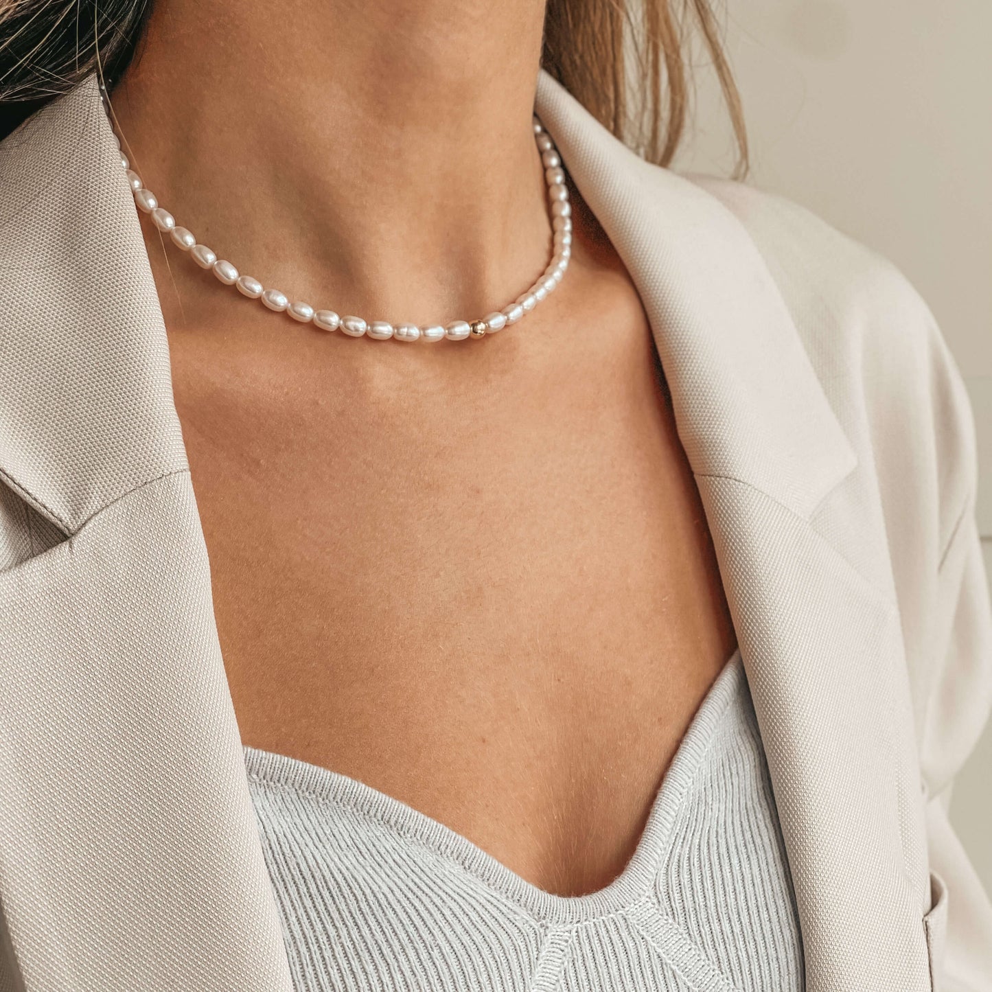 Zlatý náhrdelník Faye - Přírodní perly - Indira