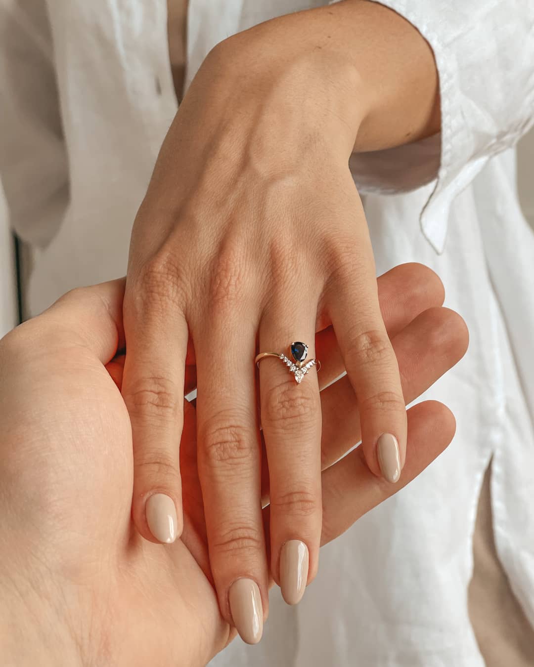 Zlatý prsten Love Story - Safír a diamanty - Indira