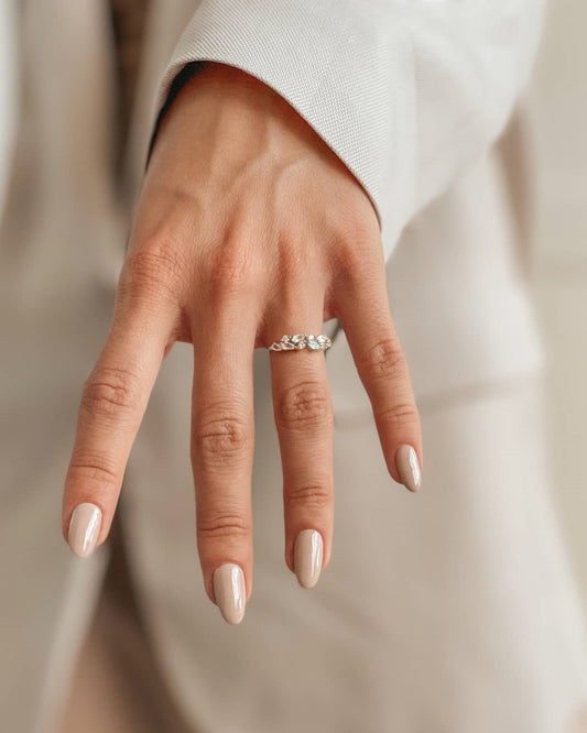 Stříbrný prsten Verdure - Měsíční kámen - Indira